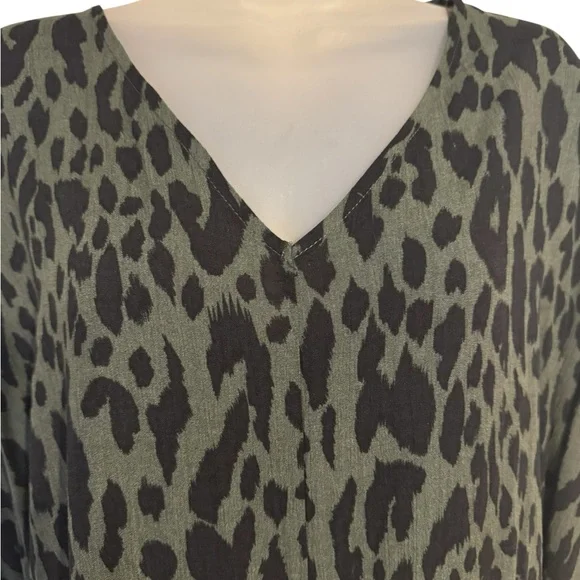 NWT UMGEE BLACK/GREEN ANIMAL PRINT TOP XLARGE #3 - Picture 2 of 9